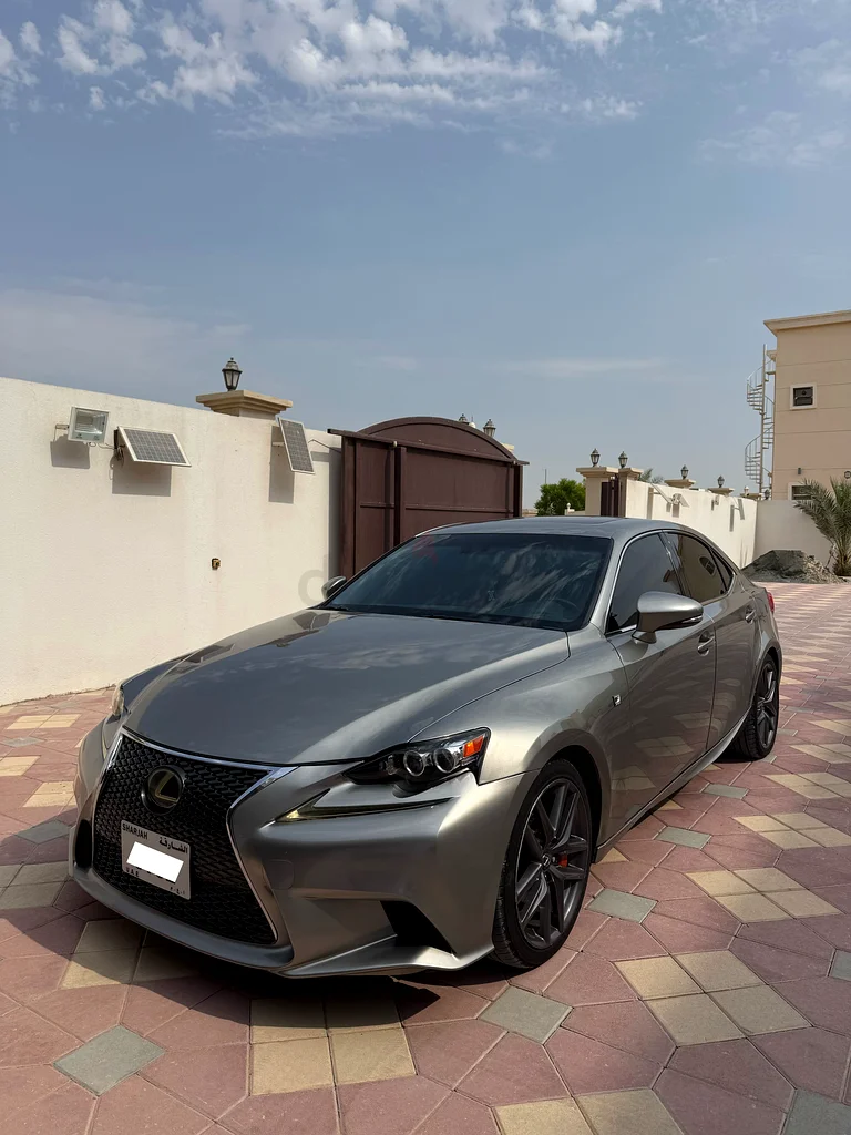 Lexus is 300 2016 very clean car full maintained63612074438403112