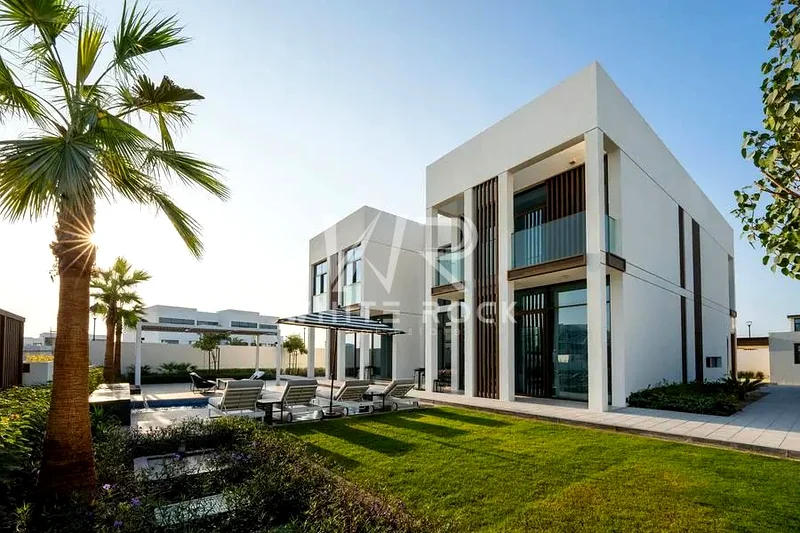Ready to Call Home | Elegant 5BR | Corner Plot63839669960835110