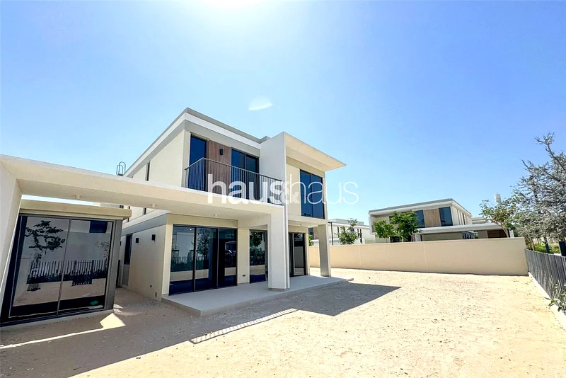 PV Unit| Backs Pool| Corner Plot| Closed Kitchen63735490817537110