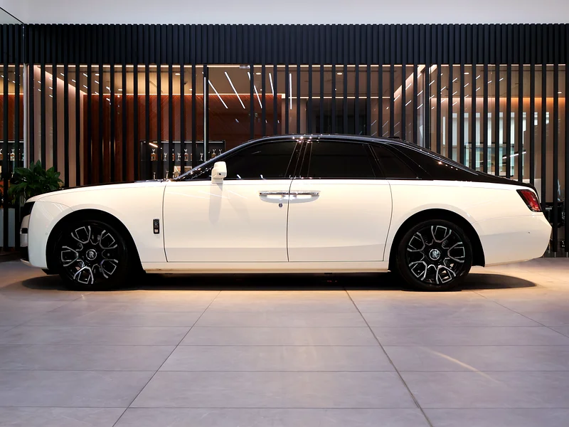 Rolls-Royce Black Badge Ghost Model Year 2022 | 13,166 km63612065906947111