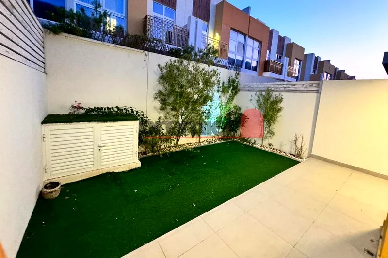 Furnished | Rented @85K | Middle Plot64003366261505110