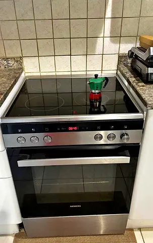 Siemens 4 Ceramic Hobs Electric Cooker 60x60cm HK9R3A250