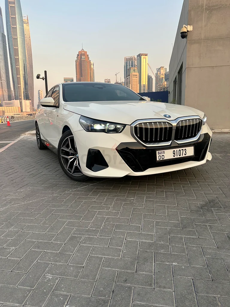 BMW 520i M-kit 2024 Clean title || low mileage || special interior color63612445092611113