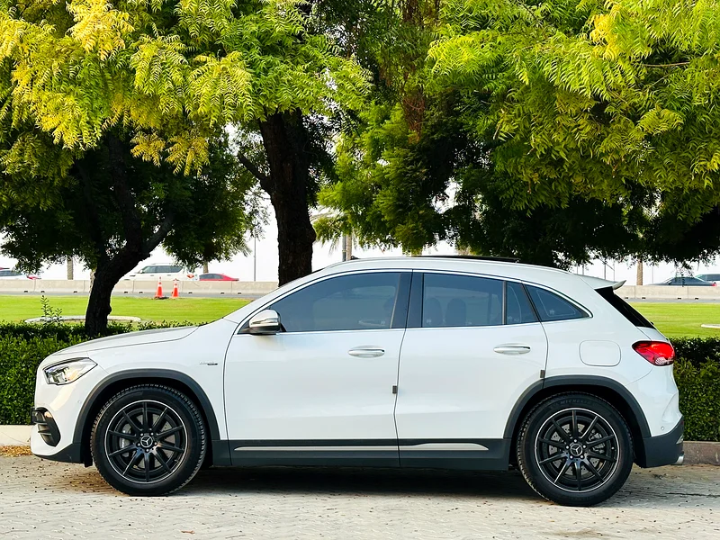 Mercedes Benz GLA 45 AMG FREE ACCIDENT FULL OPTIONS UNDER WARRANTY63613463098498114