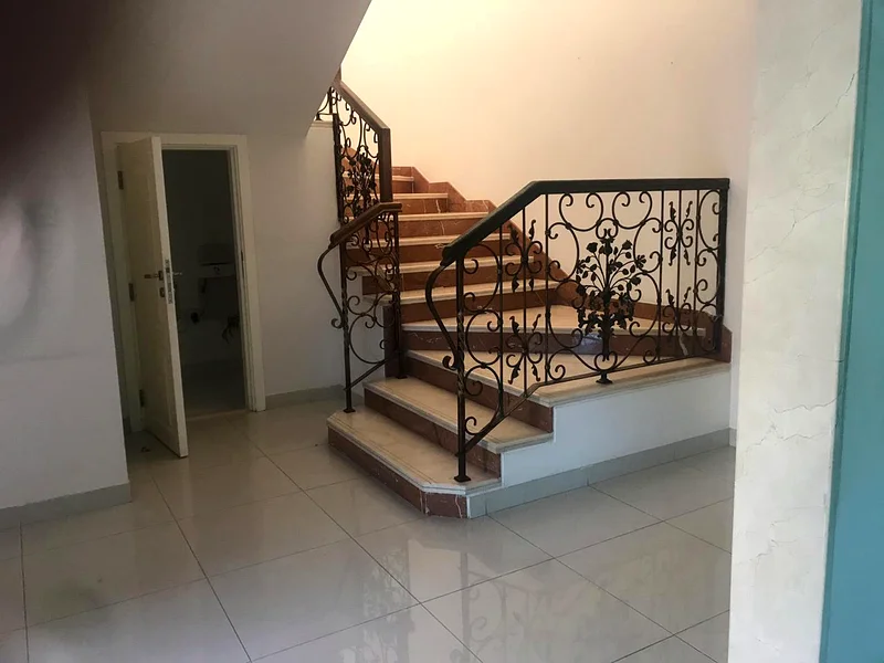 فيلا شاسعة ومشرقة مكونة من 4 غرف نوم مع حديقة / مسبح مشترك63730427381889113