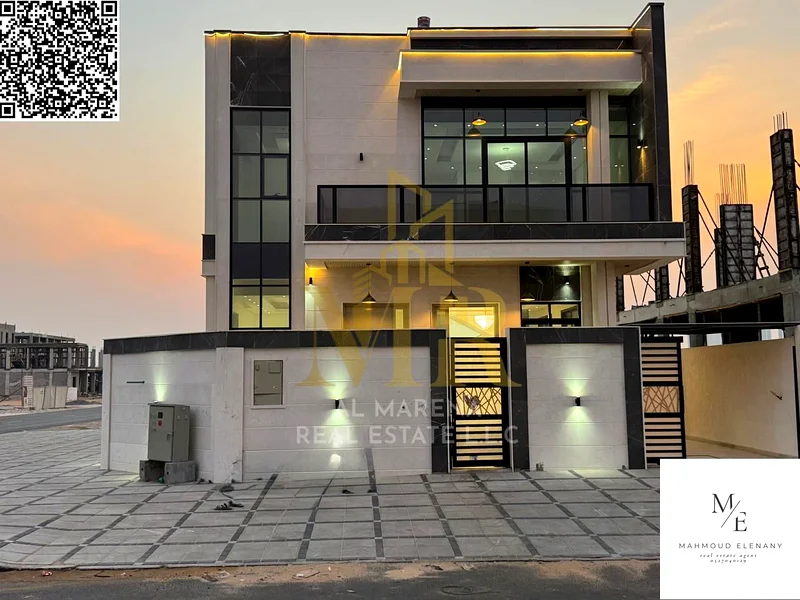 السعر شامل تسجيل وملكية – فيلا زاوية في الهيلو 2 على الطريق الرئيسي (شارعين) | 3200 قدم مربع | طابقين | 5 غرف نوم رئيسية + مجلس &63902114478979110