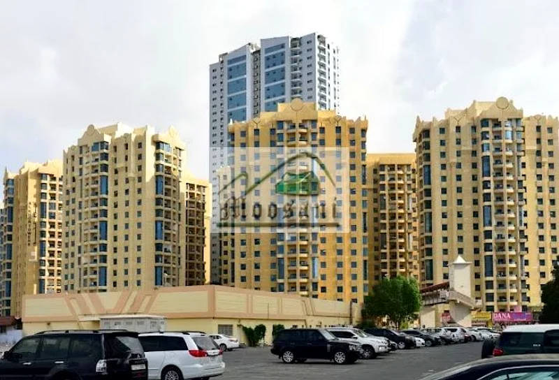 أبراج الخور: شقة واسعة بغرفتي نوم وممر مع غرفة خادمة وإطلالة مفتوحة63870675825923112