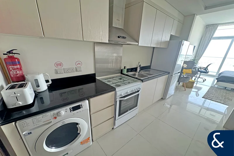 مؤثثة | إطلالات على ملعب الجولف | شاغرة | 12 شيكًا63738669545218114