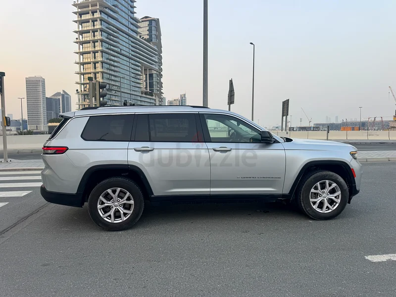 Jeep Grand Cherokee L limited 7 seaters Very low kilometer63612070608641113