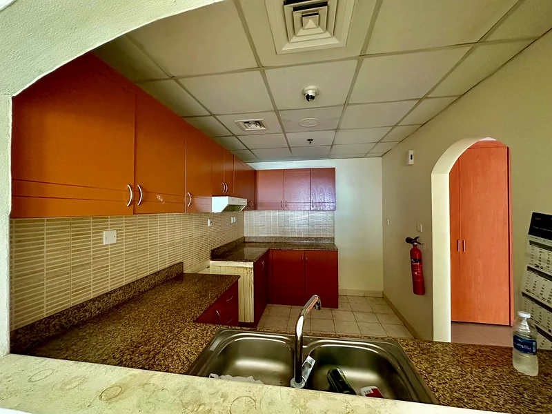Large Layout | Semi Close Kitchen | VOT63987755906178111