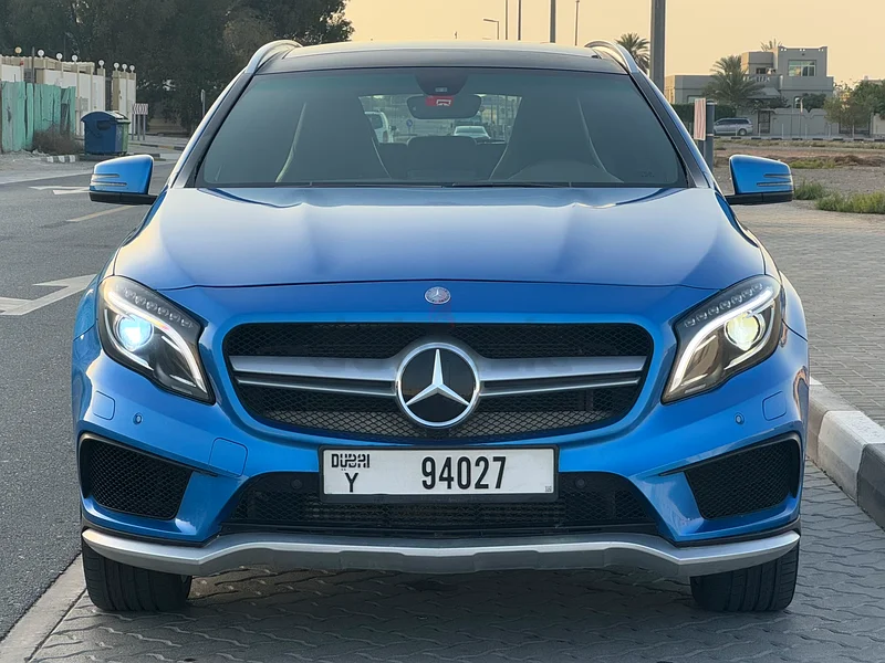 MERCEDES BENZ GLA 250 - GCC SPEC - AMG LINE - 2 KEYS63613463056257111