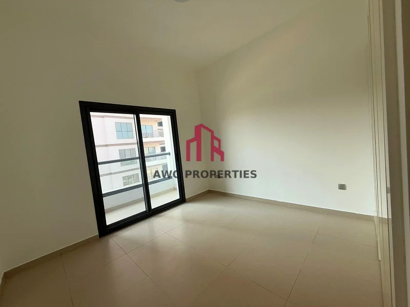 شقة عائلية + غرفة خادمة | تخطيط واسع | موقع متميز63743604786817114
