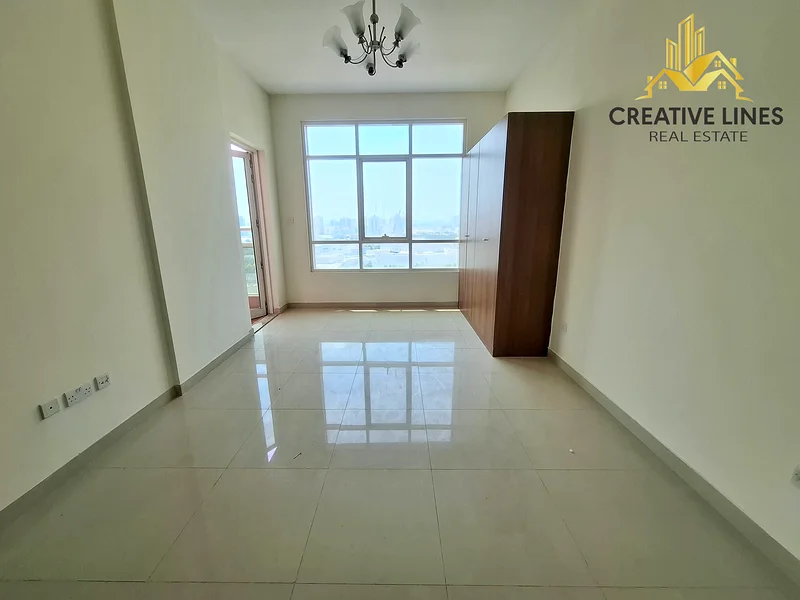 شقة واسعة جدًا مكونة من 3 غرف نوم متاحة للعائلة بالقرب من حديقة البحيرة63756975492099110