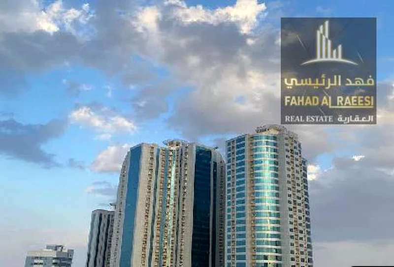 Excellent price for a luxurious apartment in the Orient Towers with a stunning sea view.63867360955522112