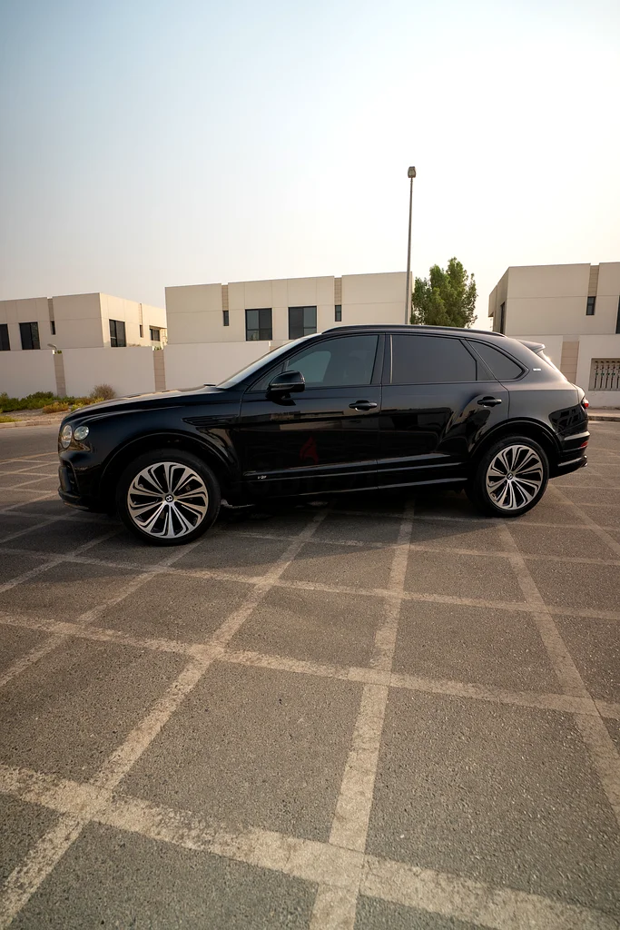 Bentley Bentayga | First Edition | 2021 | 2 keys | no accidents | Naim speakers | V863613464916353111