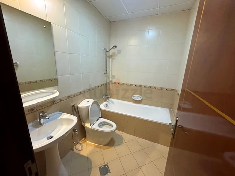 BRAND NEW..!!! EXECUTIVE GENTS SHARING ACCOMODATION-MASTER BEDROOM WITH ATTACHED TOILET AND BALCONY63624070835331114
