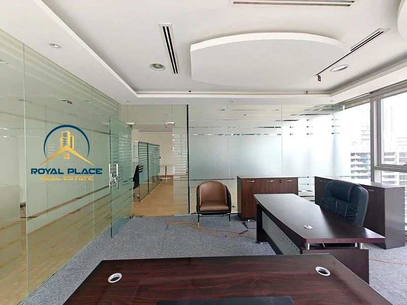 محاط بالبنية التحتية التجارية الممتازة.63621017525123111