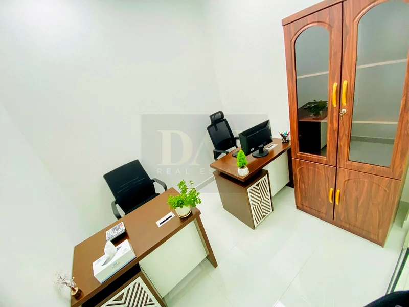 Modern Office with Bank account assistance | Free Utilities63616335322370112