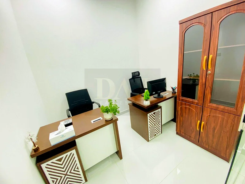 Modern Office with Bank account assistance | Free Utilities63616335322370113