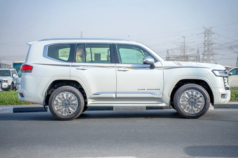 TOYOTA LAND CRUISER 4.0 VX 2025 MODEL PETROL63613129746435112