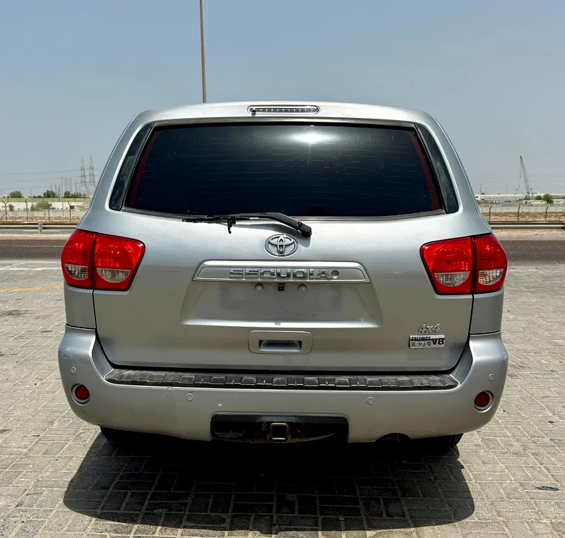 Toyota Sequoia SR5 Gulf Model 201163612446996482114