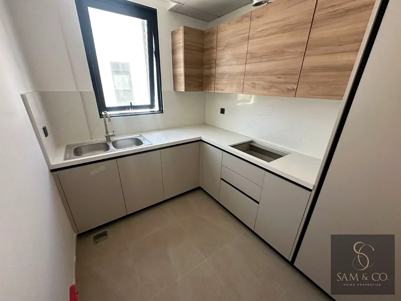 Road View|Modern 2 Bed|Ready to Move|Freehold63879843047425113