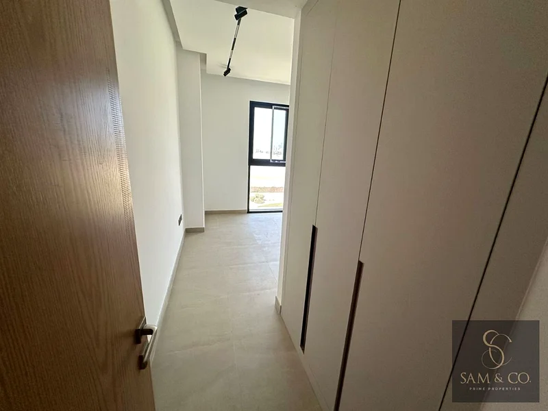 Road View|Modern 2 Bed|Ready to Move|Freehold63879843047425112