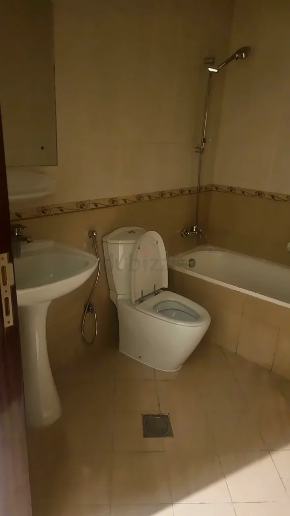 EXECUTIVE GENTS SHARING ACCOMODATION WITH SEPERATE TOILET63624070802691113