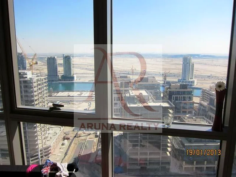 طابق عالي | واسع جداً | قائمة حقيقية63769647605635111
