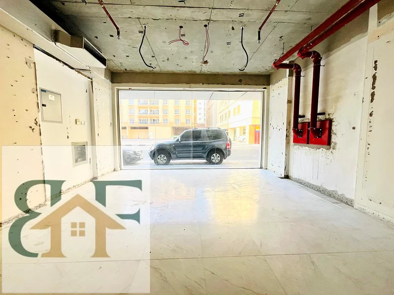 No cash deposit luxury shop available with washroom near to park prime location just 200k63622816234625113