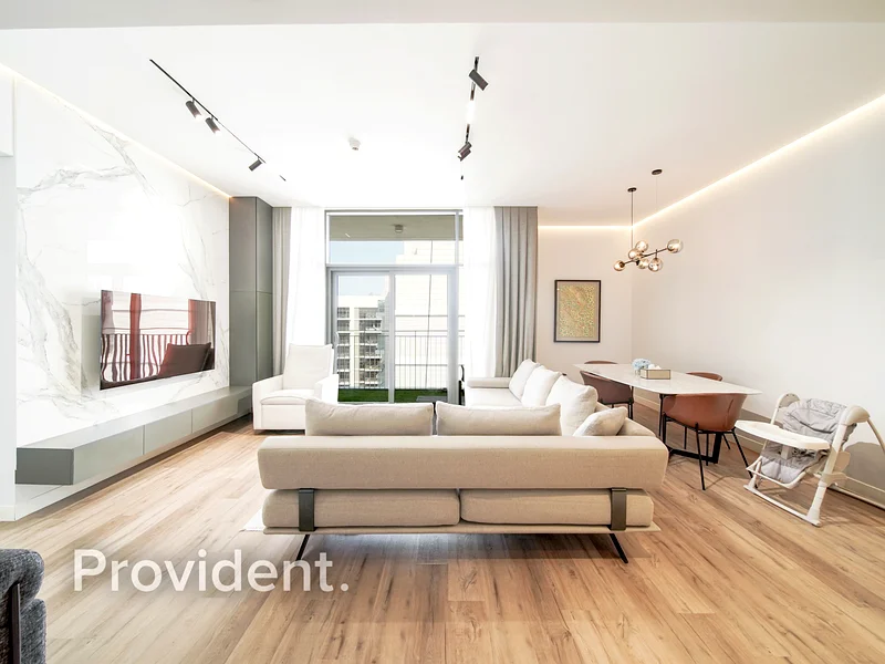 Renovated | Pool and Park View | Prime Location63753651369219110