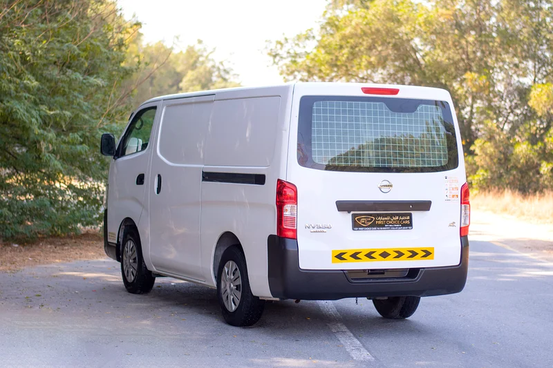 Std Roof Delivery Van | Manual | GCC Specs | Ref#N3297263612793748097113