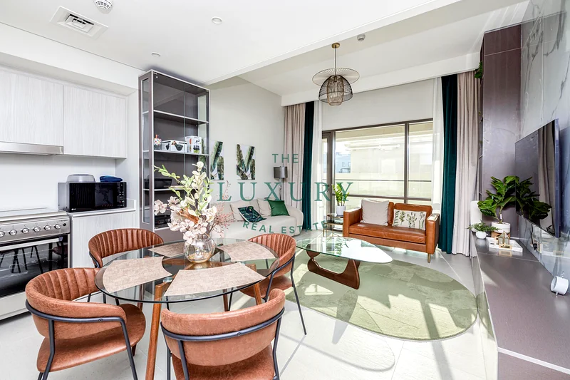 Fully Furnished | Vacant | Lagoon Access64024404657282111