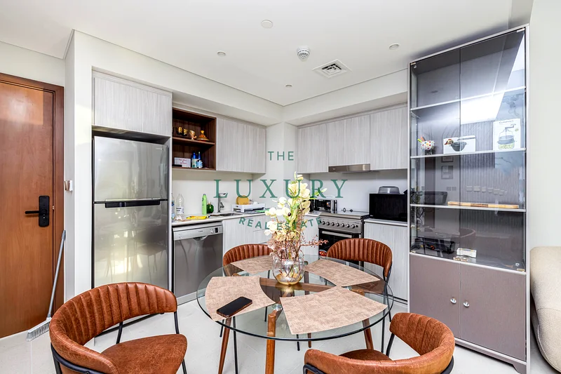 Fully Furnished | Vacant | Lagoon Access64024404657282114