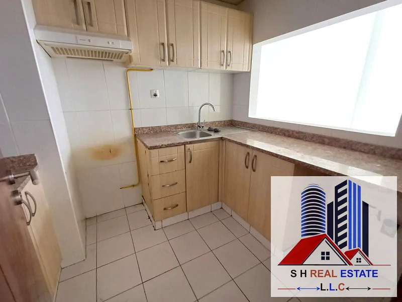 HOT OFFER BOTH MASTER BEDROOMS 2BHK WITH CLOSE KITCHEN+BALCONY+GYM+NEAR TO EXIT AND COVER PARKING ONLY IN 65K63729951339394112