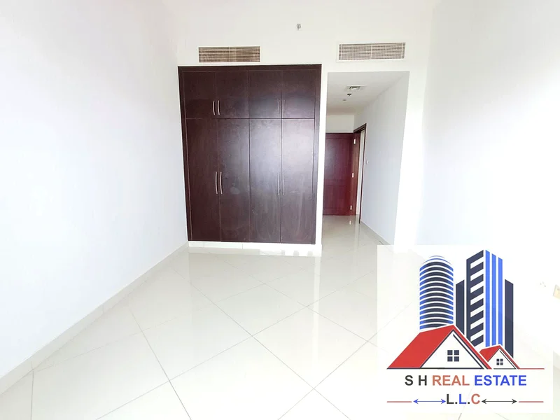 HOT OFFER BOTH MASTER BEDROOMS 2BHK WITH CLOSE KITCHEN+BALCONY+GYM+NEAR TO EXIT AND COVER PARKING ONLY IN 65K63729951339394114