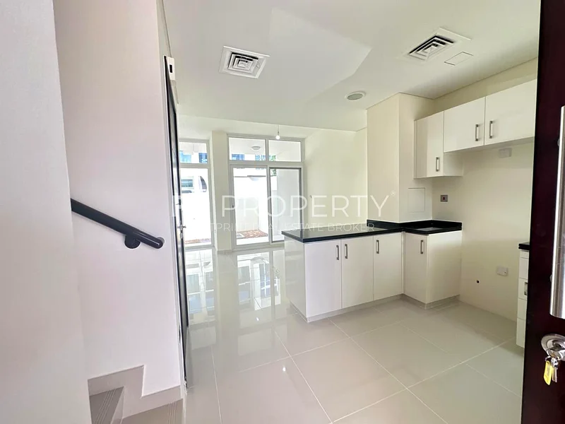 Spacious 3BR | Ready To Move | Best Location63741341781249113