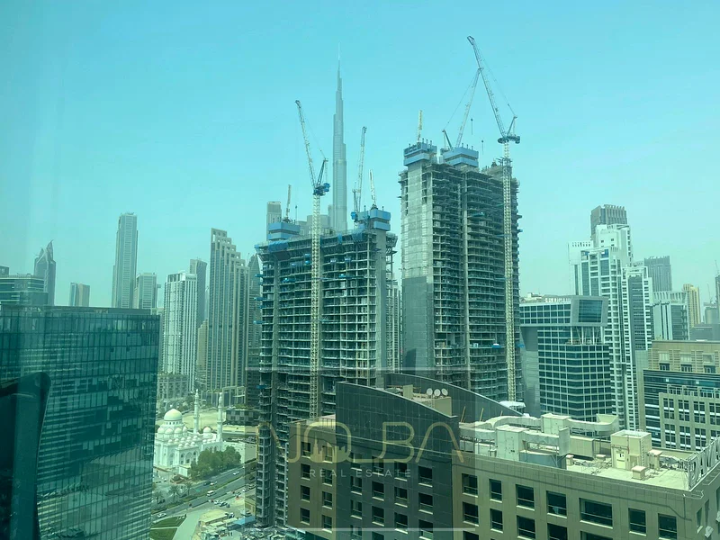 مكتب مشرق | مجهز | إطلالة على القناة63620197591426111