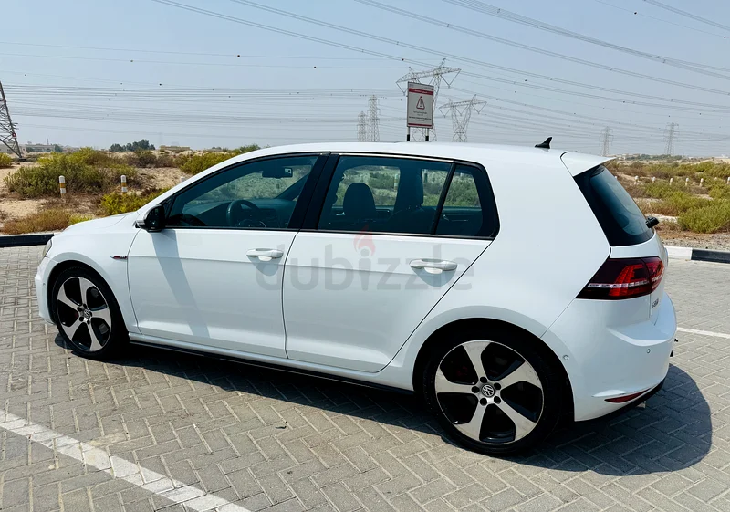 Volkswagen Golf GTI - GCC Spec - No Accident - Perfect Condition63612062057859114