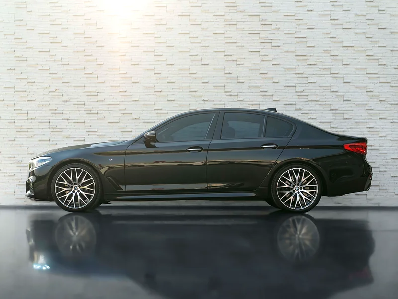 BACK-TO-SCHOOL DEALS • BMW 530i • M-SPORT PACKAGE • ONE OWNER • FULL-SERVICE HISTORY • PRISTINE63612445216003114
