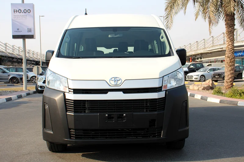 Full Service History Toyota Hiace 2023 Gcc High Roof 13 Seater 3.5V6 Like New ( 1916 x 60) Per Month63612449047810111