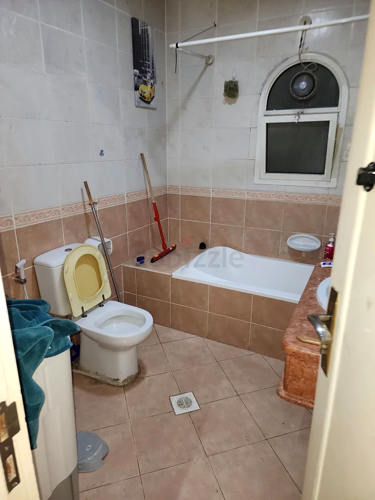 Spacious Room Available For Rent63624465202689111