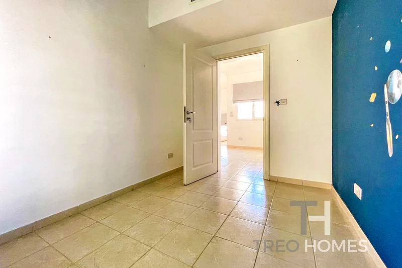 Lovely Type 5 | Vacant | Well Maintained63726113828737113