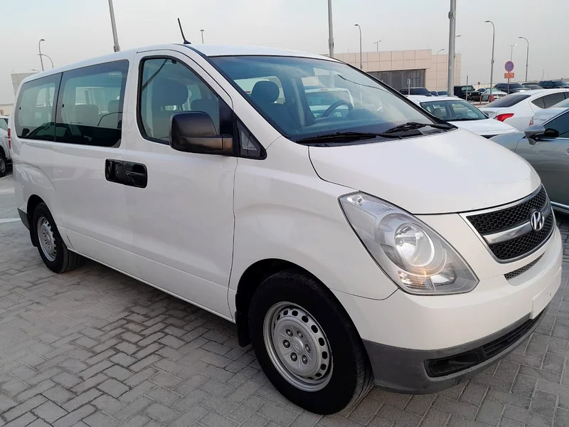HYUNDAI H1 9 SEATER (( 2015 )) Gcc ..,63612085381378112