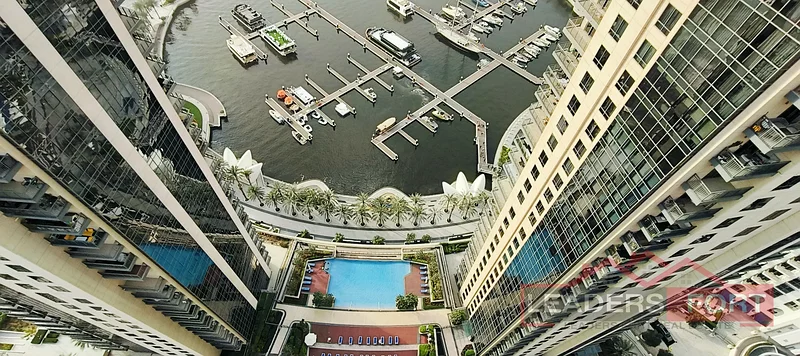 شقة بمساحة كبيرة مع إطلالة على المارينا ومياه الخور | تصميم واسع | شقة مشرقة | بدون رسوم تبريد63759932424065110