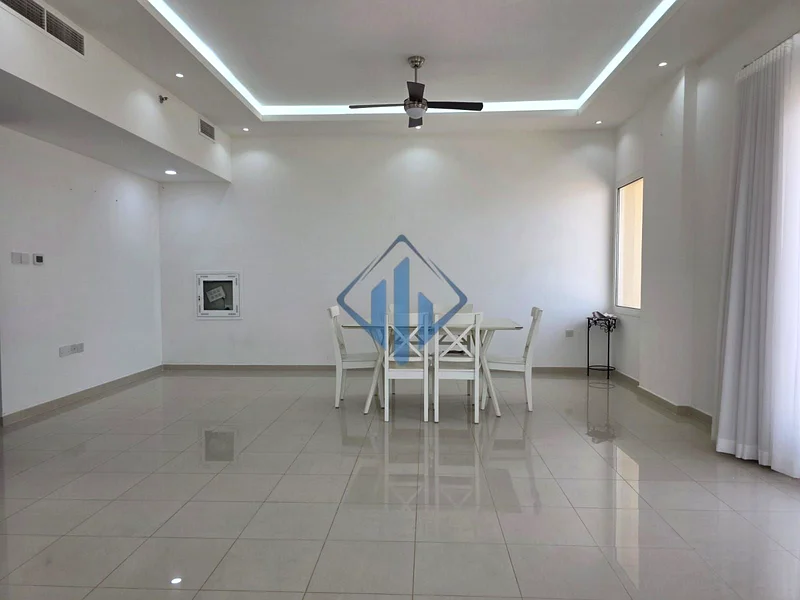 رياح ملكية 5 مع إطلالة كاملة على البحيرة البحرية وملعب الجولف 90 ألف درهم63814555819011111