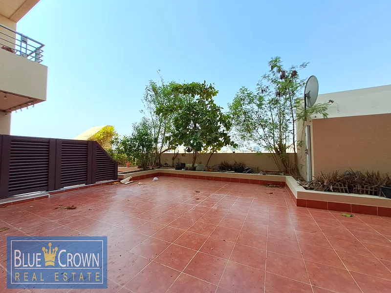 DAZZLINGLY BRIGHT!!DUPLEX 3BR WITH MAIDS FRONT OF METRO63768649711617114