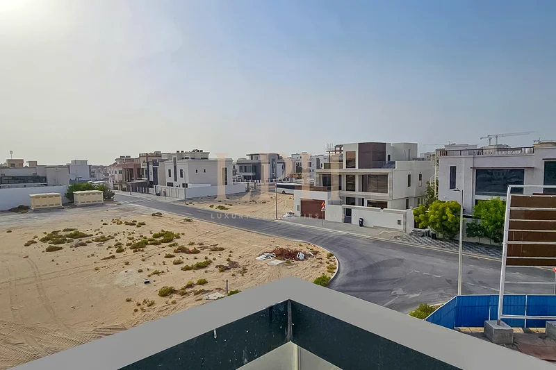 مسبح وسطح مبنى | جديد بالكامل | مصنوع حسب الطلب63808871324161114