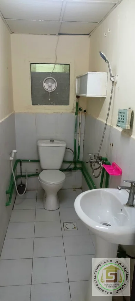 1BHK63718756551811112