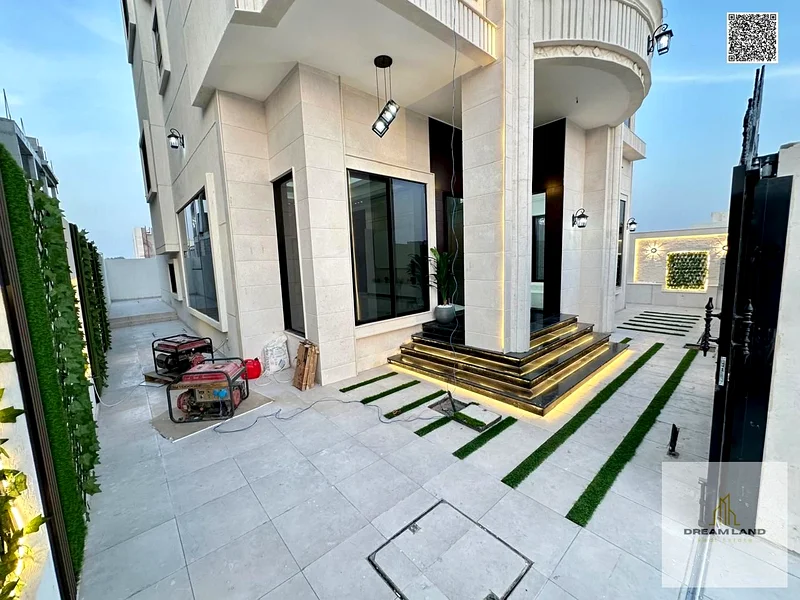 Including registration and ownership fees, two floors and a roof, stone facade, classic design, central air conditioning63902754565379112